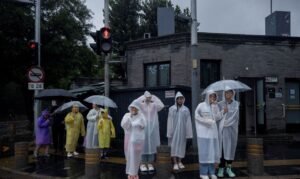 China emite alerta máximo por tempestades e riscos geológicos