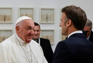 Papa pede proibição de armas com IA no G7