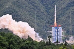 China e França lançam satélite para explorar o universo