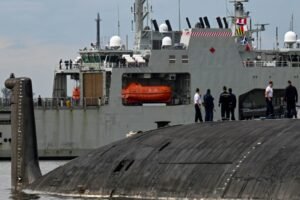 Navio de guerra canadense chega a Cuba após submarinos russos e americanos