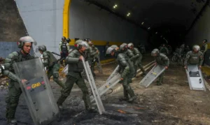 Brasil, Colômbia e México pedem solução institucional para crise na Venezuela