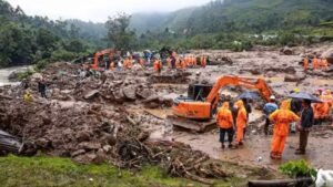 49 mortos em deslizamentos de terra no sul da Índia.
