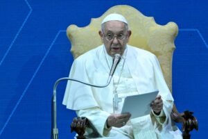 Vaticano proíbe ordenação de diaconisas