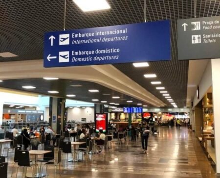 Aeroporto de Porto Alegre volta a funcionar com check-in
