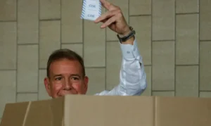 Edmundo González pede asilo na Espanha e deixa Venezuela