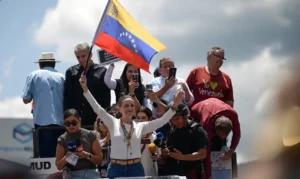 Atos pró e contra governo Maduro agitam Venezuela.
