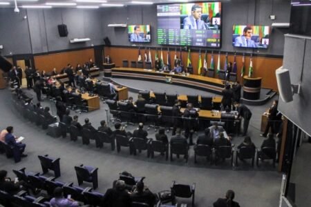 Soldado Sampaio escolhe deputados para comissão contra governador de RR