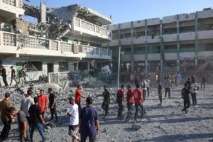 Ataques de Israel a escolas em Gaza matam 30