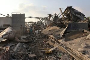 Bombardeios causam mortes no Líbano e em Gaza, Hamas nega trégua.