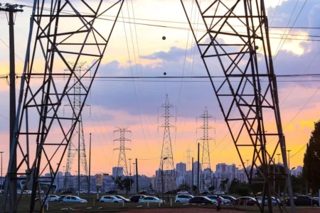 Aneel: Bandeira vermelha patamar 2 em setembro.