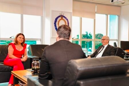 Deputada Helena Lima elogia ações da PF em Roraima durante visita