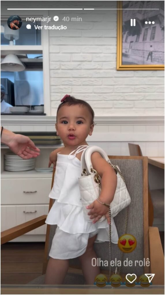Neymar mostra filha com Bruna Biancardi produzida para o passeio: ‘Olha ela de rolê!’ 2 Neymar mostra filha com Bruna Biancardi produzida para o passeio: ‘Olha ela de rolê!’