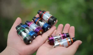 Reino Unido proibirá vapes descartáveis em junho.