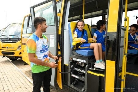 Boa Vista recebe ônibus para frota escolar Boa Vista recebe ônibus para frota escolar