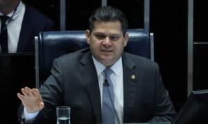 Alcolumbre quer pautar projeto da dosimetria assim que sair da Câmara