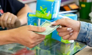 ABSORVENTES GRÁTIS: ALERTA DO SUS!