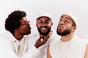 Gilsons eterniza a turnê ‘Pra Gente Acordar’ com lançamento de vinil duplo exclusivo